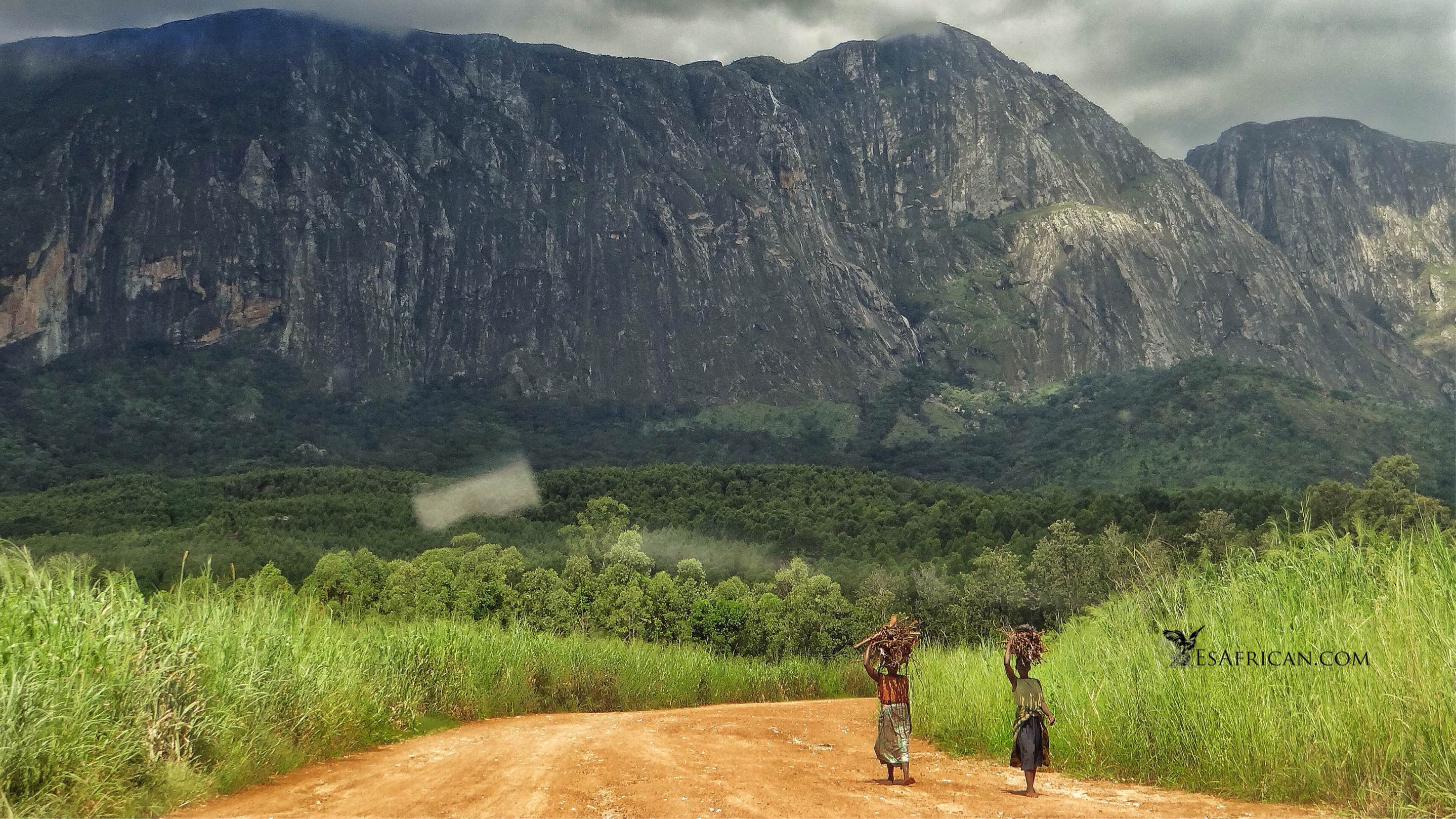 Mulanje: our brief introduction to travel in Malawi does not include rock-climbing or swimming... These should come later. A brief word about walking is appropriate in a post that is intended to mainly cover road travel.